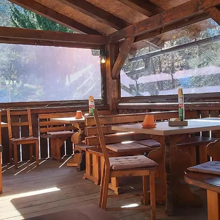 Vandrerhjem In Picerija Spajza Mojstrana