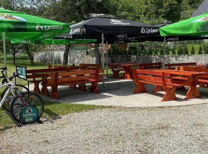 In Picerija Spajza ホステル モイストラナ